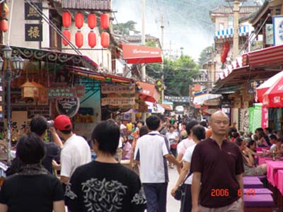 Dali crowded street